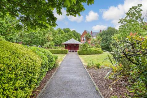 Rosebury Square, Woodford Green, Essex