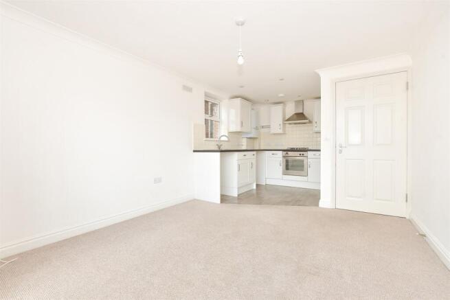 Kitchen/ Living Room
