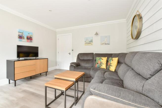 Lounge/ Dining Area