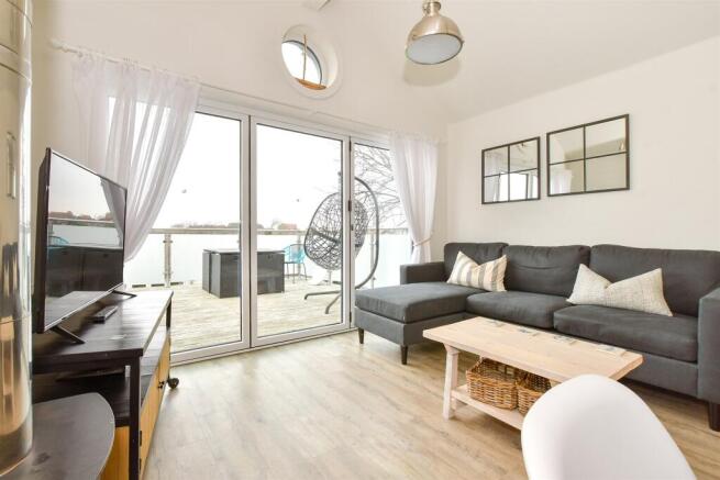Kitchen/ Living Room