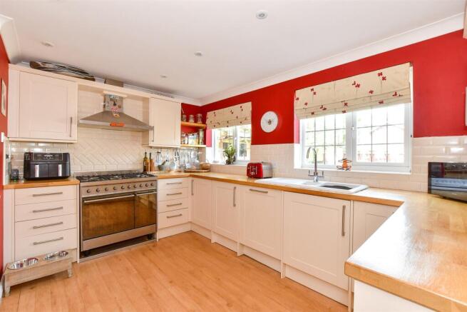 Kitchen/ Breakfast Room