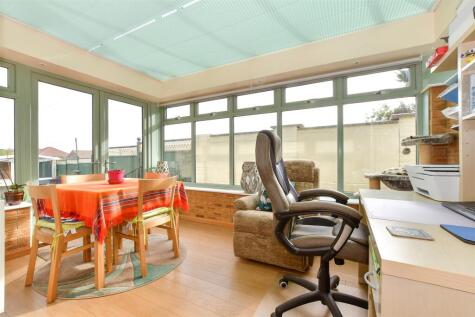 Mountbatten Drive, Newport, Isle of Wight