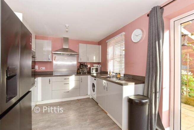 Kitchen/ Dining Room