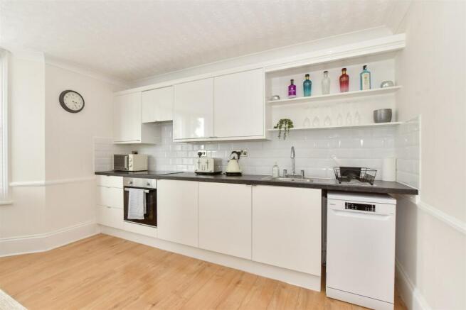 Kitchen/ Living Room