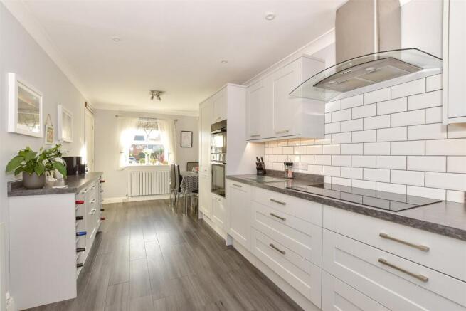 Kitchen/ Breakfast Room
