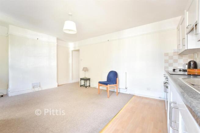 Kitchen/ Living Room