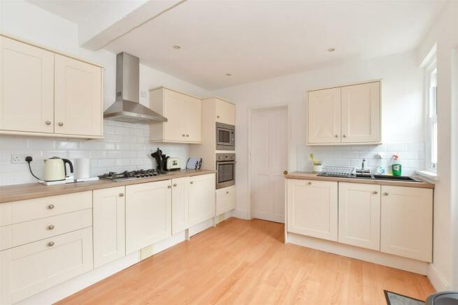 Kitchen/ Dining Room