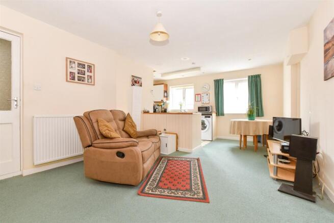 Kitchen/ Living Room