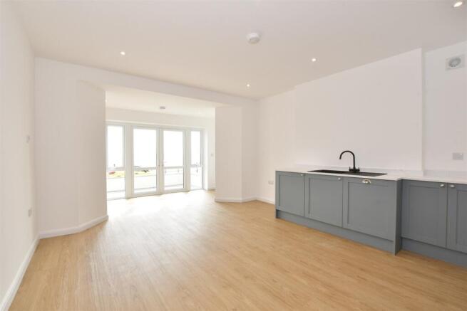 Kitchen/ Living Room