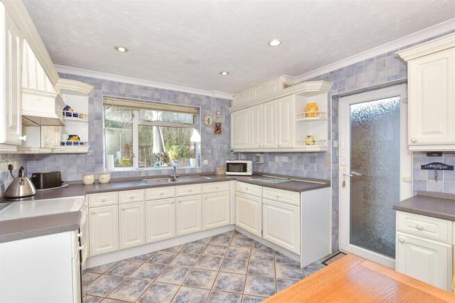 Kitchen/ Breakfast Room