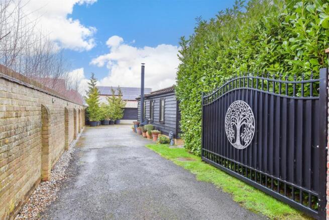 Driveway/Parking