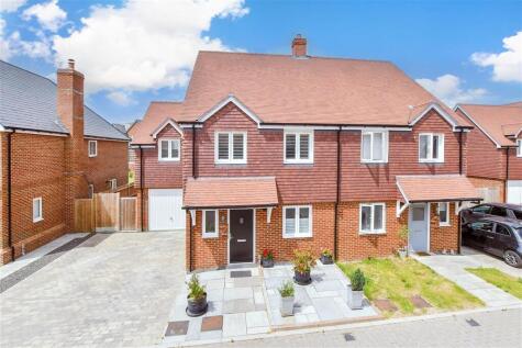 Bluebell Avenue, Littlebourne, Kent