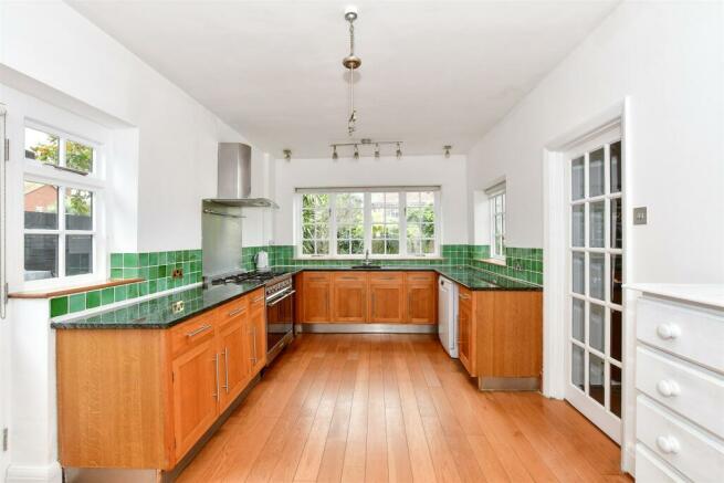 Kitchen/ Breakfast Room