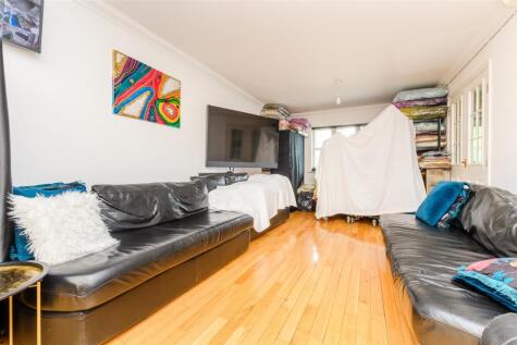 Sanderling Way, Greenhithe, Kent