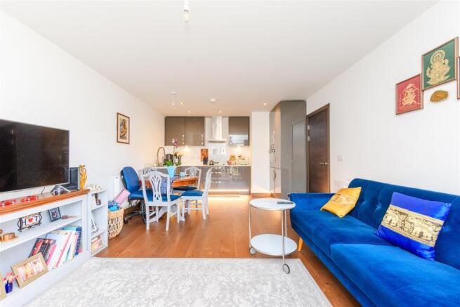 Lounge/Kitchen