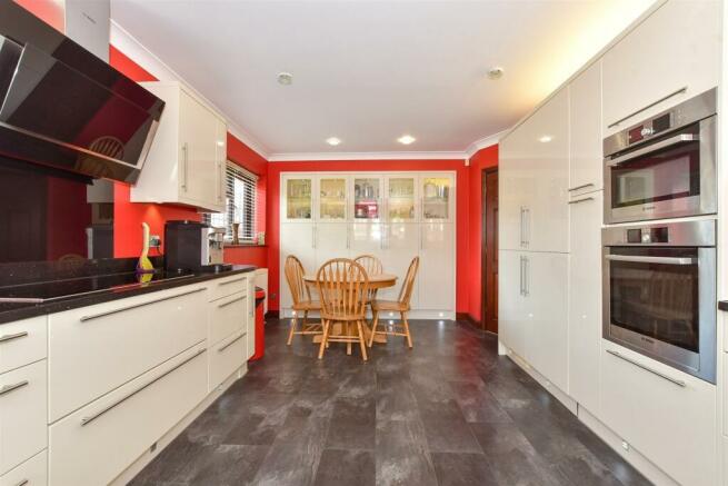 Kitchen/ Breakfast Room