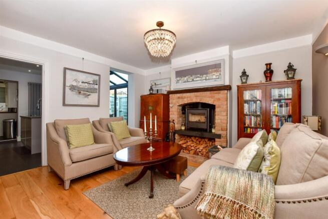 Dining Area (Seller Uses As A Sitting Area)