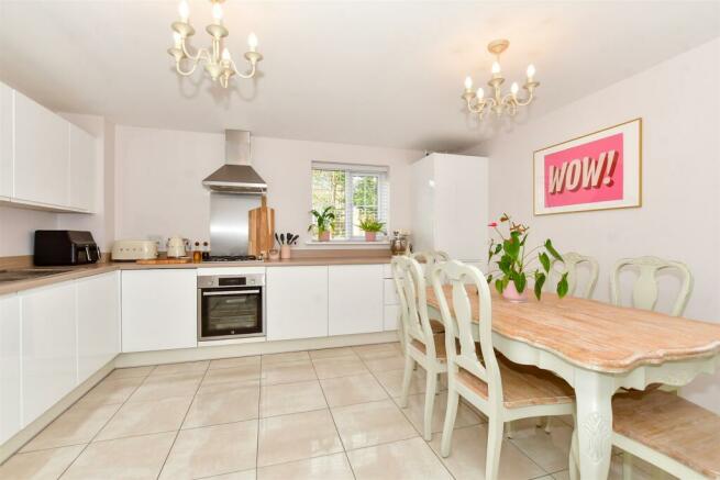 Kitchen/ Breakfast Room