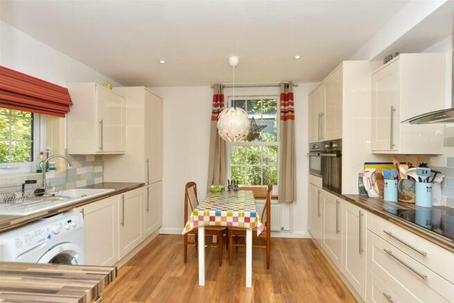 Kitchen/ Breakfast Room