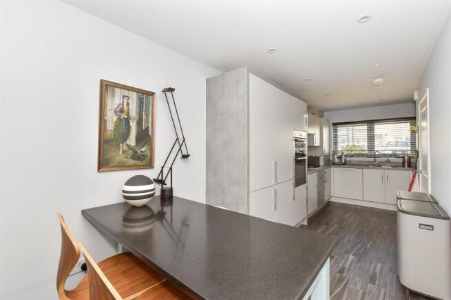 Kitchen/ Breakfast Room