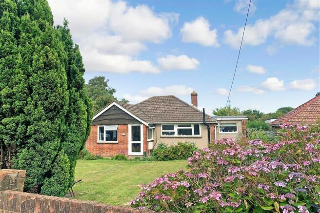 2 bedroom detached bungalow for sale in Canterbury Road, Hawkinge ...