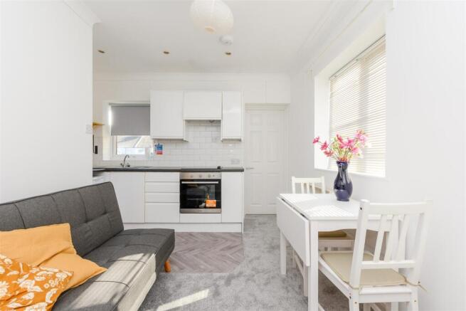 Kitchen/Lounge
