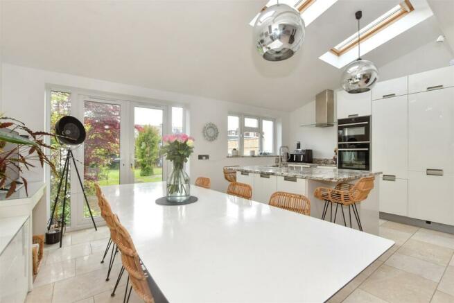 Kitchen/ Breakfast Area