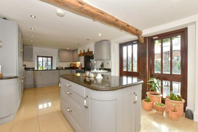 Kitchen/Breakfast Area