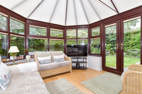 Swadelands Close, Lenham, Maidstone, Kent