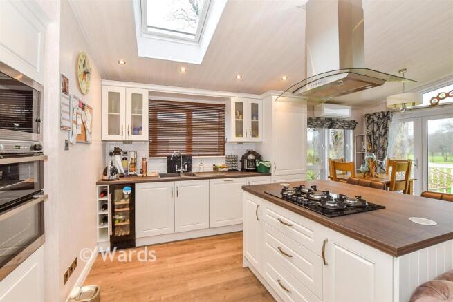 Kitchen/ Dining Area