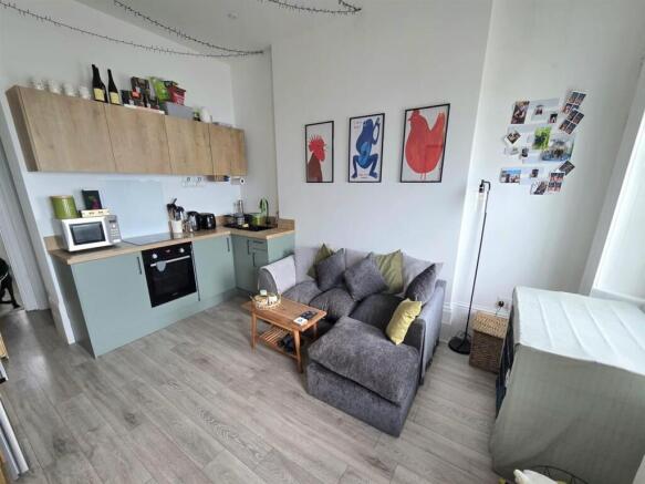 Kitchen/Lounge