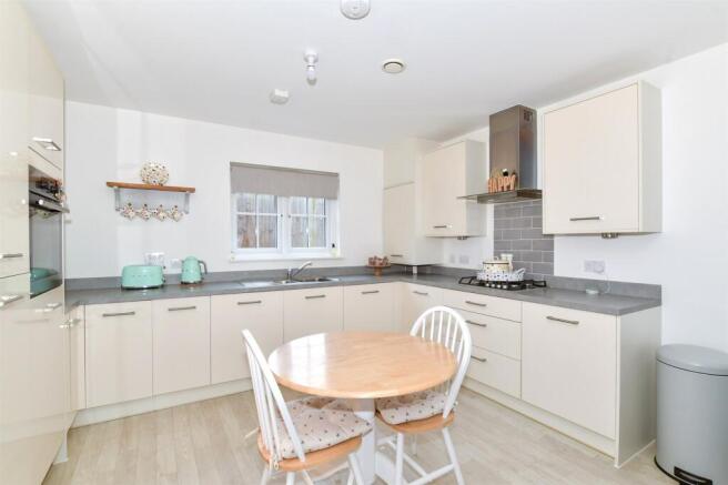 Lounge/Kitchen