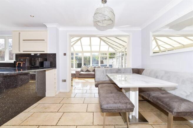 Kitchen/Dining Area