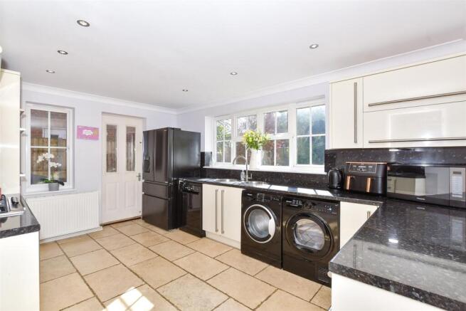 Kitchen/Dining Area