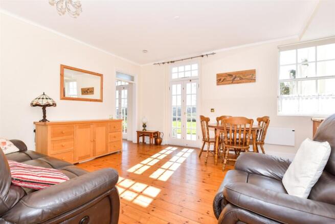 Kitchen/Lounge