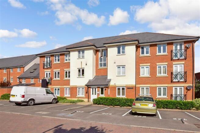 2 bedroom flat for sale in Wharfdale Square, Tovil