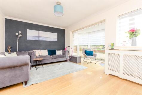 Caxton Close, Hartley, Longfield, Kent