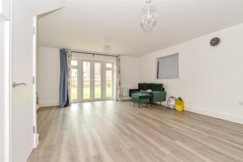 Hazel Close, Paddock Wood, Tonbridge, Kent