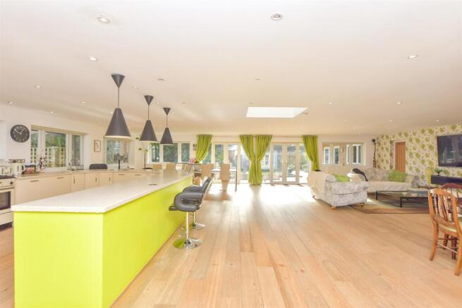 Kitchen/Living Area