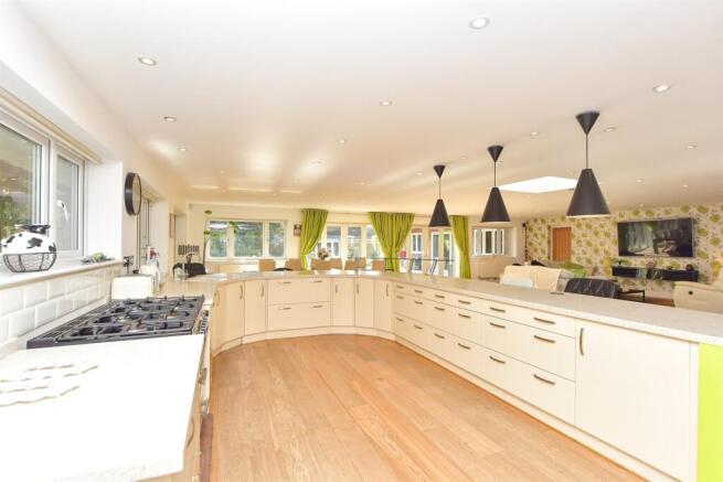 Kitchen/Living Area