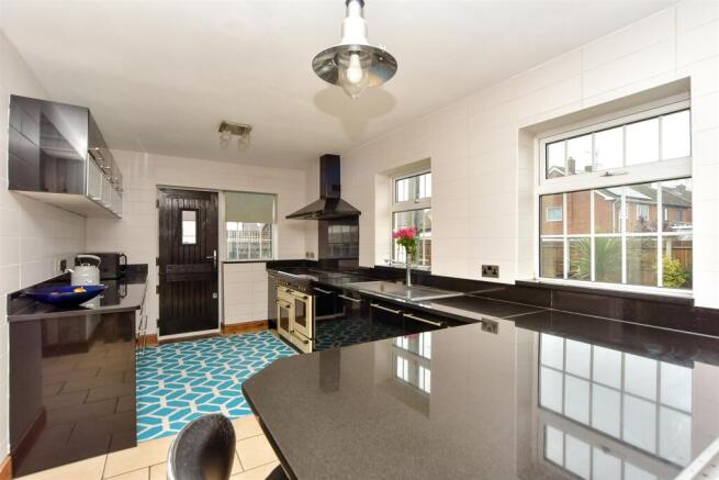 Kitchen/Breakfast Room