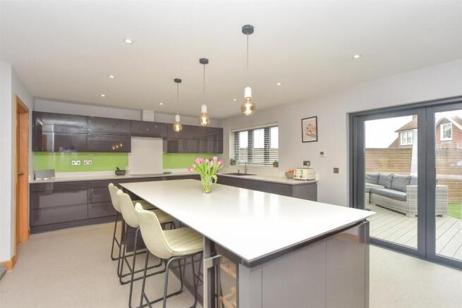 Kitchen/Breakfast Room