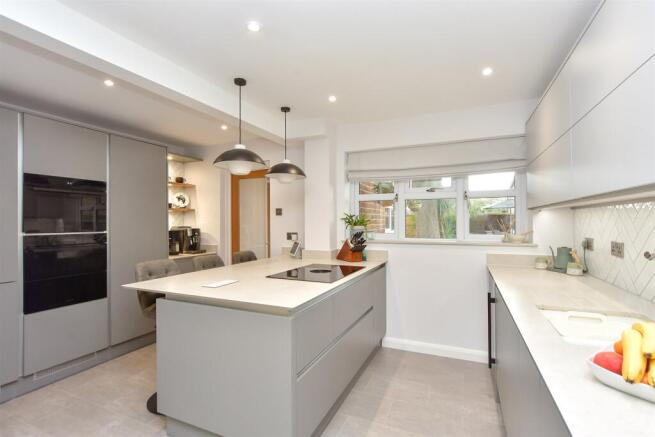 Kitchen/Breakfast Room