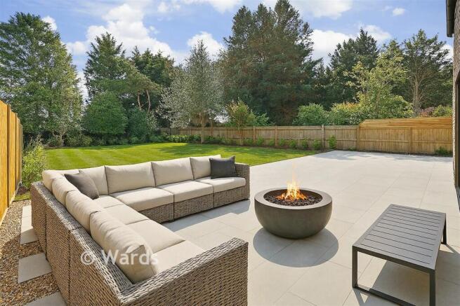 External Lifestyle (Staged)