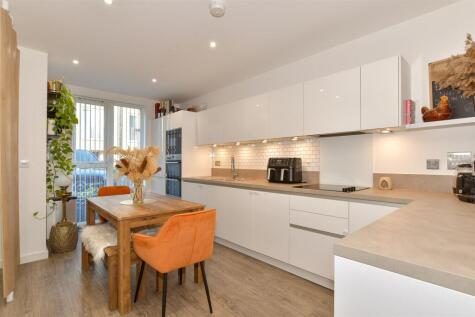 Thalia Way, Rochester, Kent