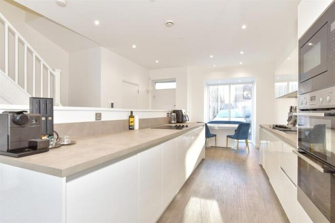 Kitchen/Lounge/ Dining Area