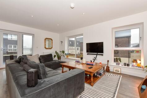 Spritsail Way, Rochester, Kent