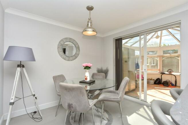 Kitchen/Dining Area