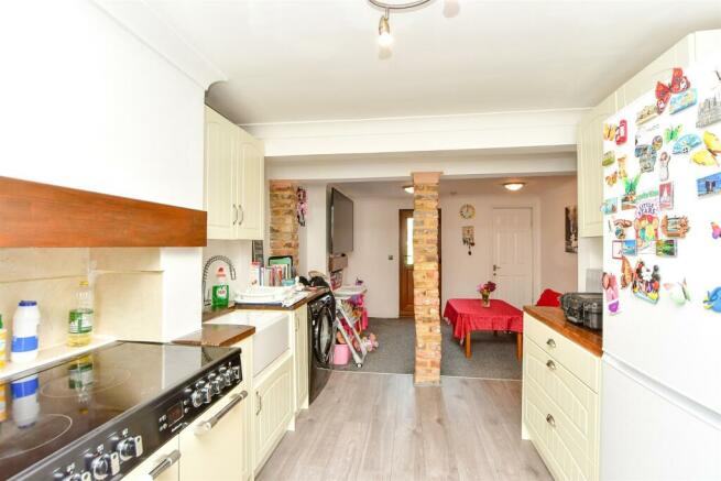 Kitchen/ Breakfast Area