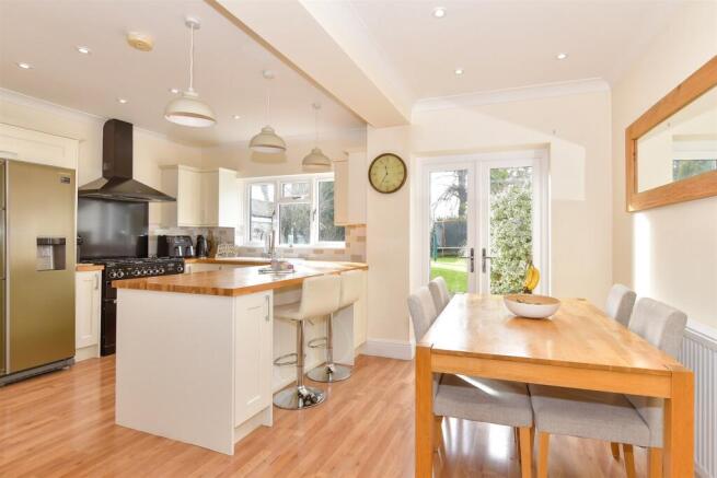 Kitchen/Dining Area